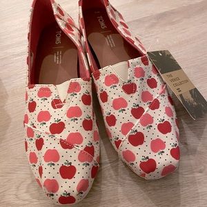 (New) Toms Classic - Apple print size 11